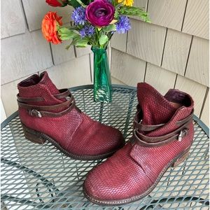 A.S.98 Burgundy Red Textured Leather Ankle Boots Like New, 41 EU